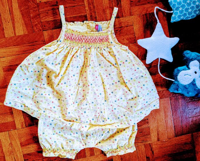 Barboteuse combicourt combishort salopette petites fleurs à smocks Orchestra 6 mois
