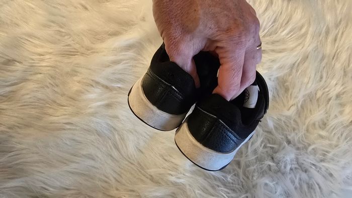 💙😍 🥰😍superbes baskets adidas pointure 24 😍💙 - photo numéro 3