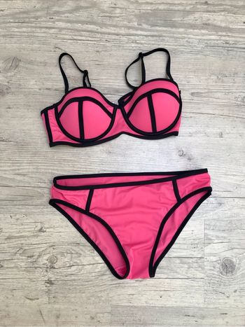 Maillot de bain 2 pièces 95 B Taille L bikini rose noir Basic one swimwear armatures bonnets push up