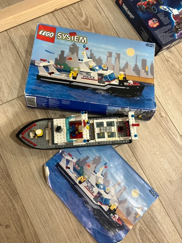 Lego System 4021 bateau de police