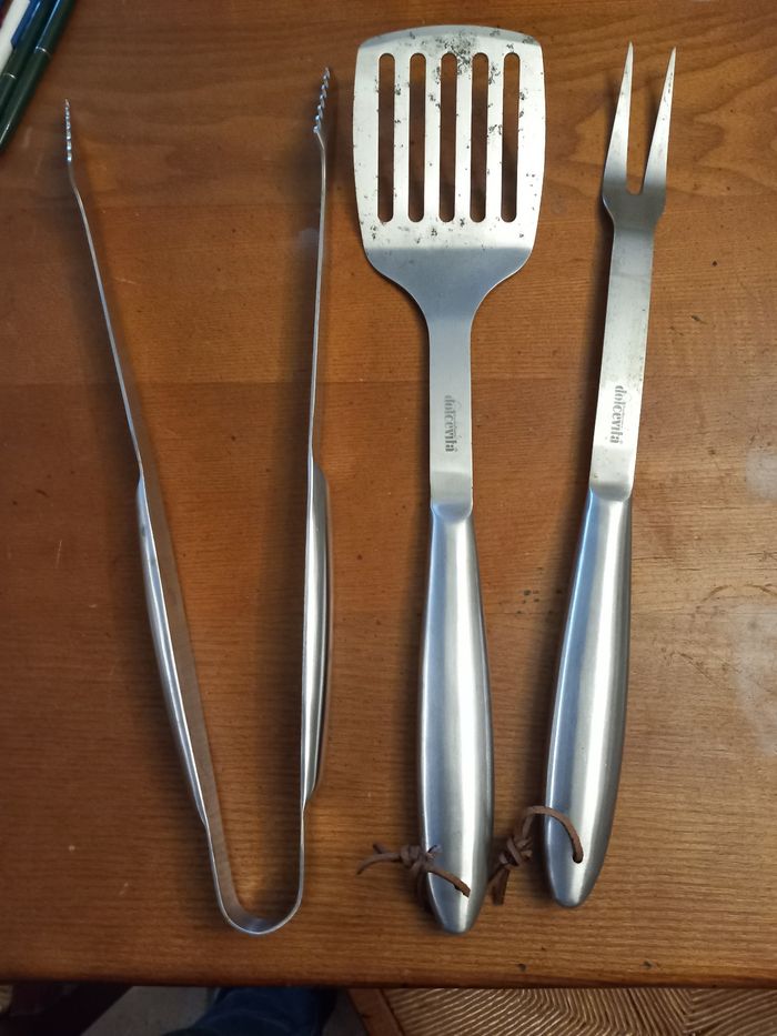 Lot 3 ustensiles barbecue