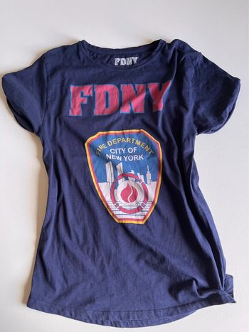 T-shirt femme taille S Fire Department City of New York