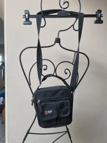 Sac noir multipoches