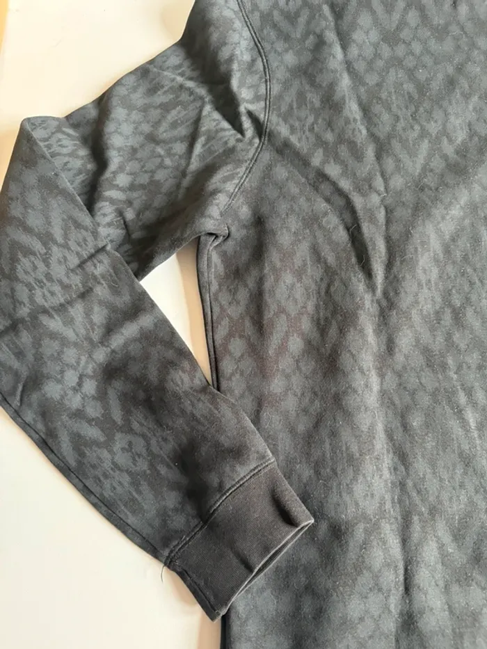 Sweat volcom vintage en bon état taille M noir et bleu marine - photo numéro 5