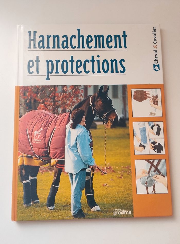 Livre d'équitation Harnachement et  protections