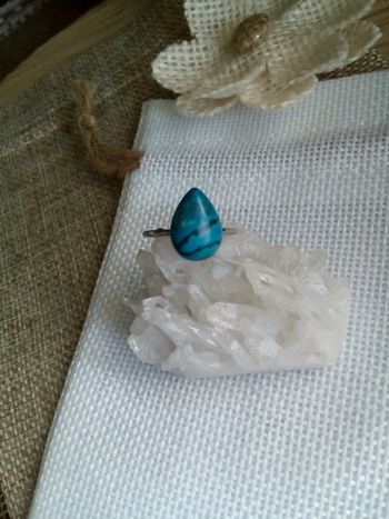 Bague larme bleu apatite