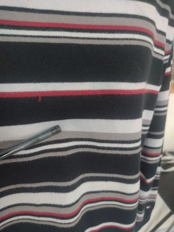Pull léger Tommy Hilfiger rayé – taille M - photo numéro 8