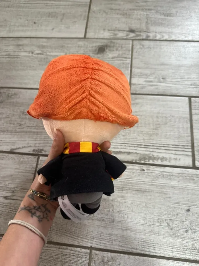 Peluche Harry Potter Ron Weasley officielle - photo numéro 3