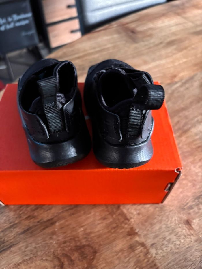 Baskets Nike P.19,5 Neuves unisex - photo numéro 4