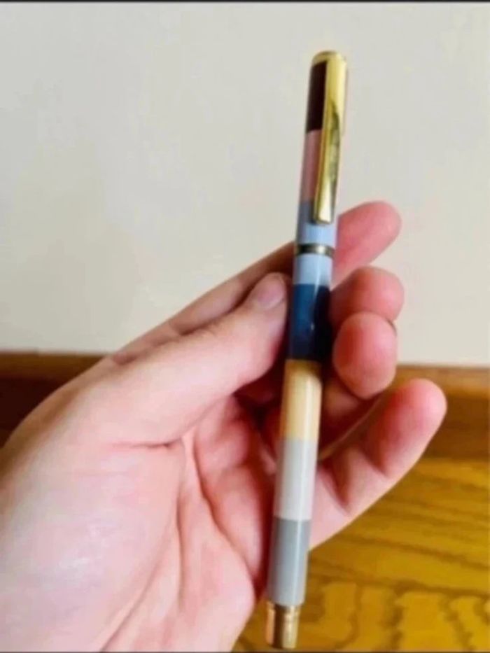 Sublime stylo en métal doré coloré neuf - photo numéro 3