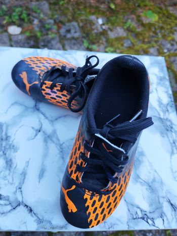 Chaussures de foot baskets Puma pour enfant