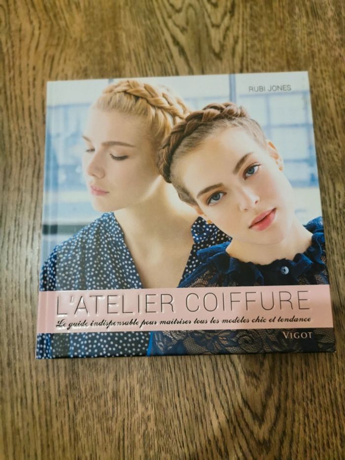 Livre de coiffure neuf