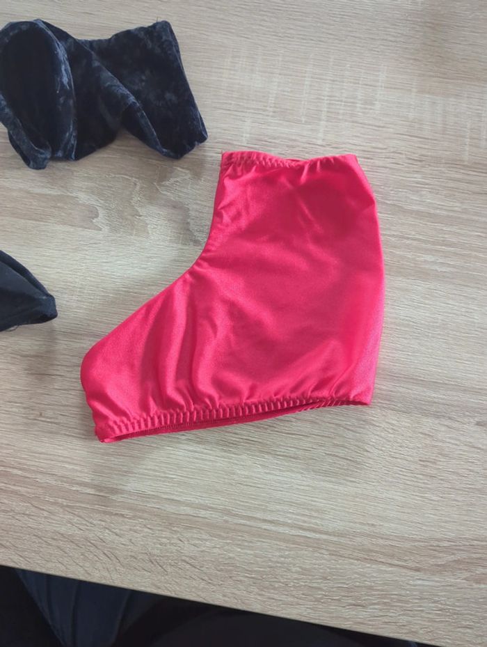 Paire de protège patins pour tenue rouge et noire - photo numéro 3
