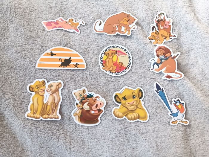Lot 10 stickers roi lion