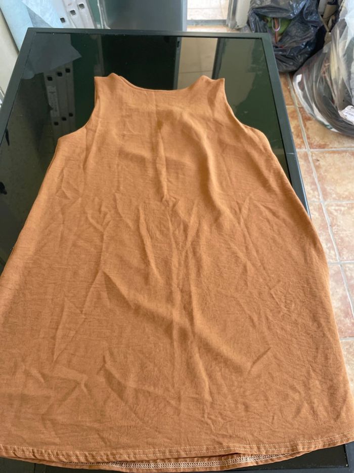 Jolie robe sans manches en taille 42 - photo numéro 9