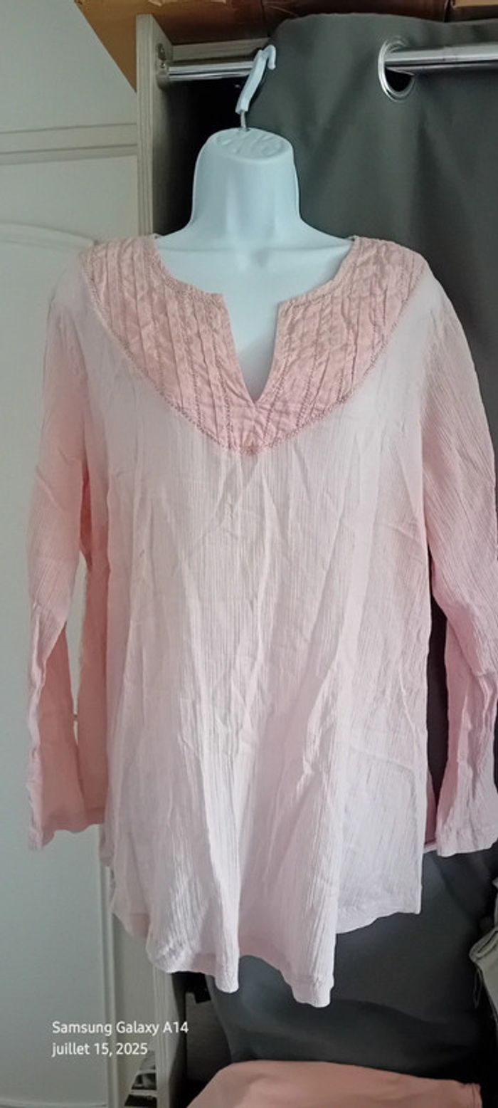 Blouse longue légère col V avec broderies aspect plissé rose femme 48/50 h&m BB