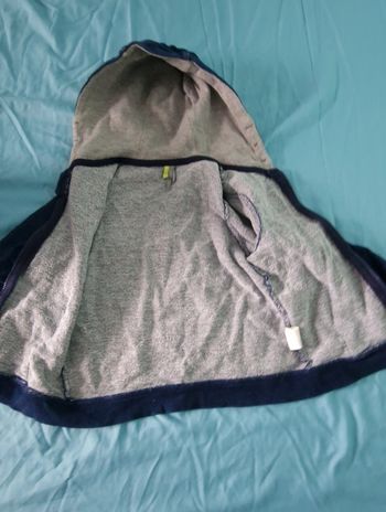 Veste à capuche bébé