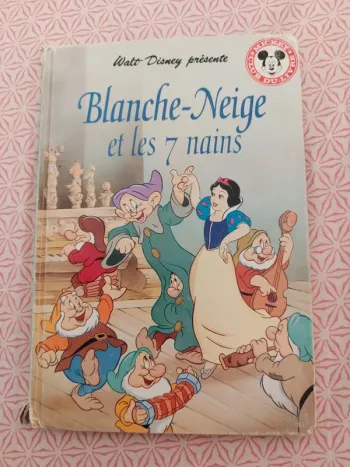 Walt Disney blanche neige et les 7 nains