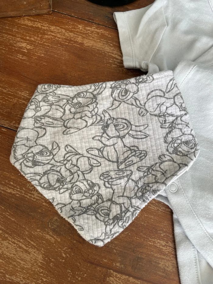 Ensemble bodie manches courtes pantalon et bavette Disney 6 mois - photo numéro 4