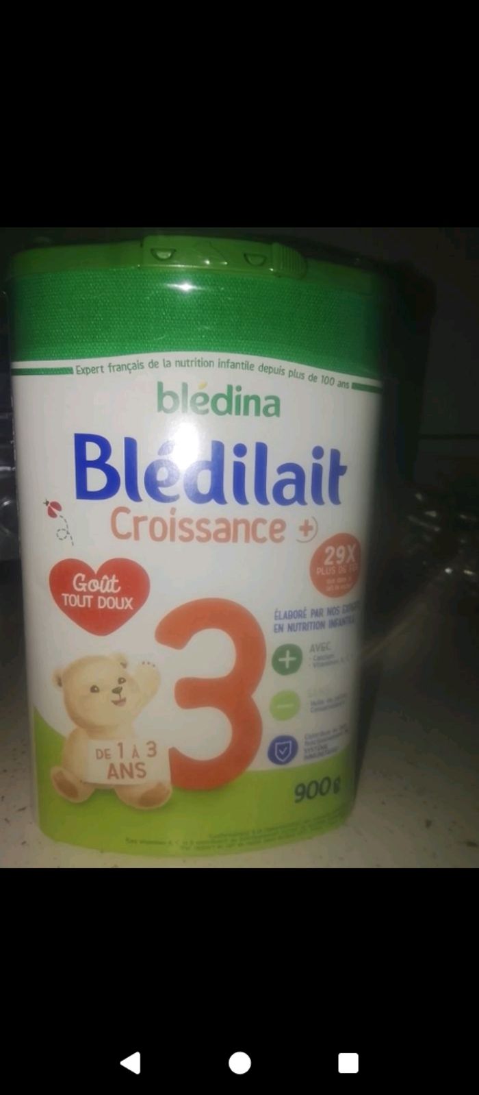 4 boîtes laits infantiles 3 ème age