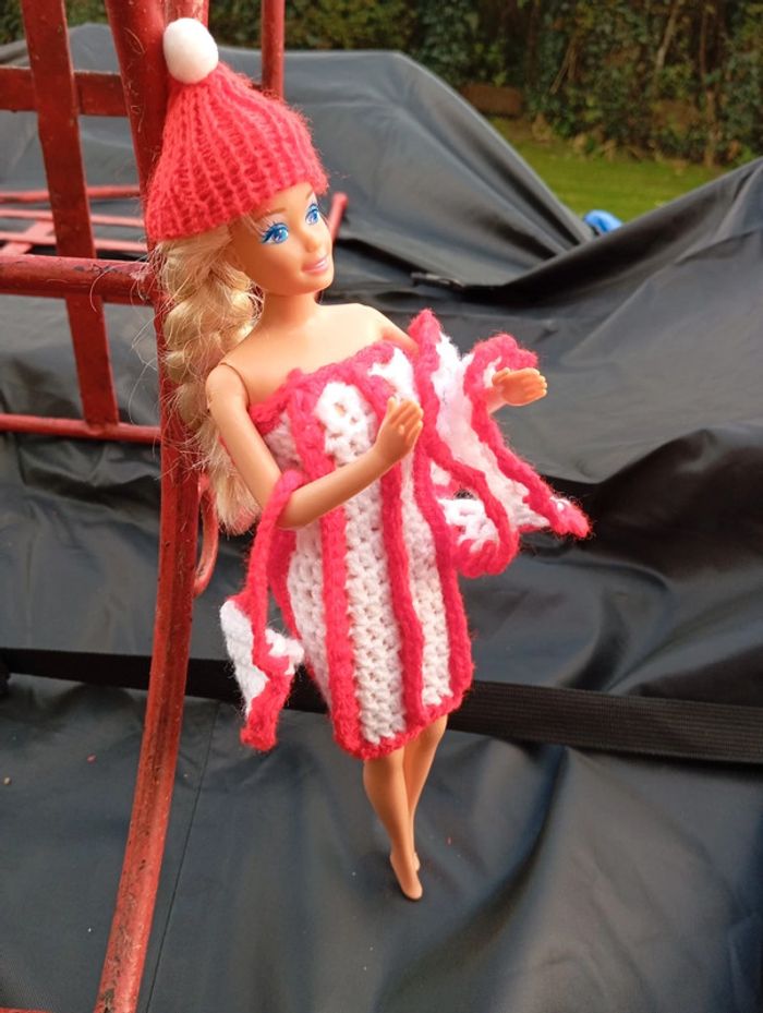 Vêtements pour barbie noël 3 € - photo numéro 4