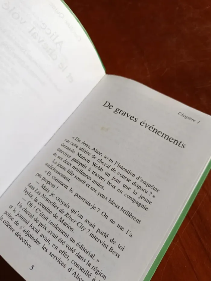 Livre : Alice et le cheval volé - photo numéro 3