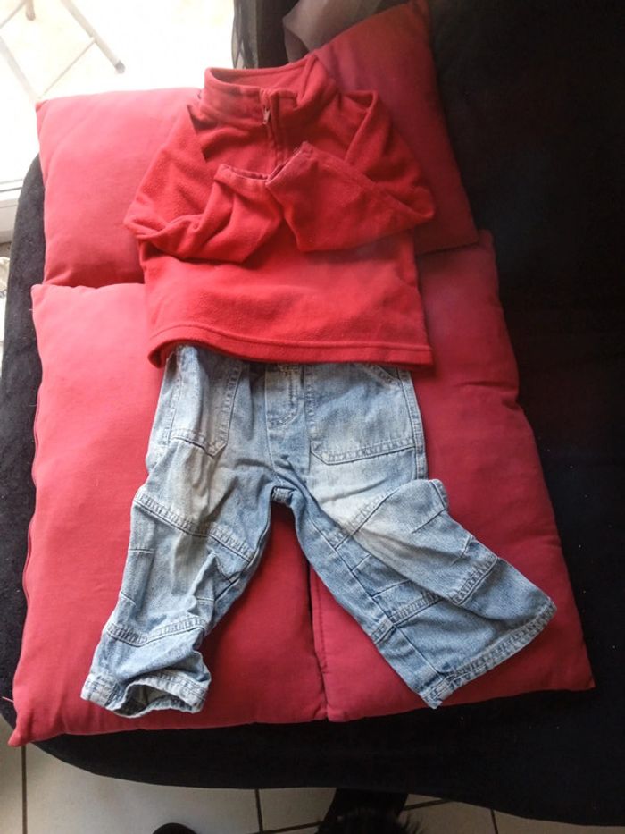 Pull polaire + jean 81 cm