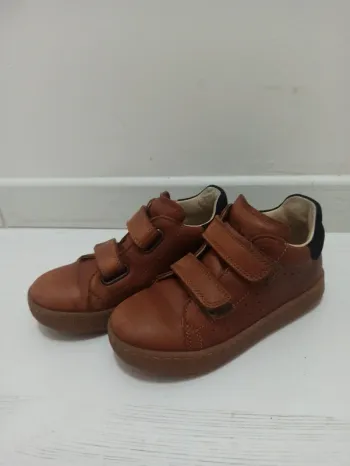 Chaussures / taille 26 / tbe