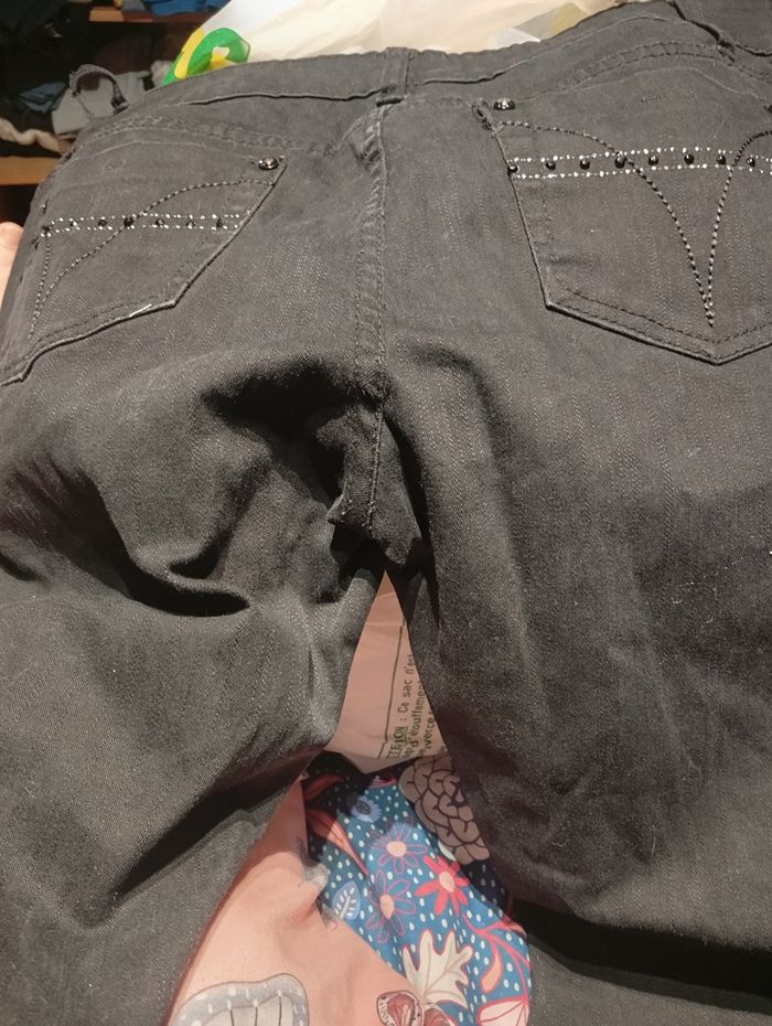 Vend pantalon noirs - photo numéro 2