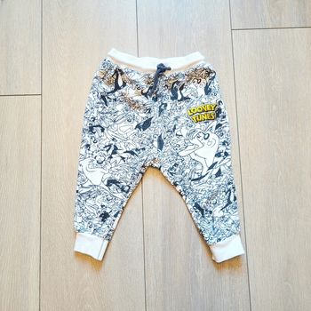 Pantalon détente blanc avec motif noir Looney Tunes. Garçon 12 mois. Marque Zara