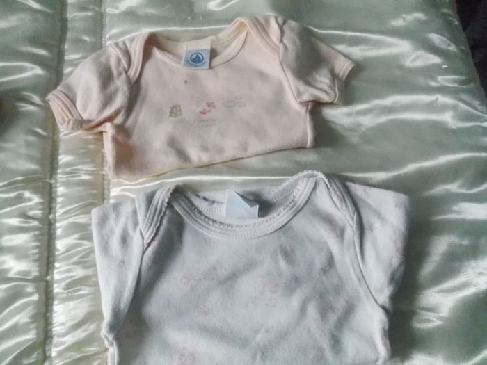 Lot de 8 bodys manches courte 6 mois - photo numéro 2