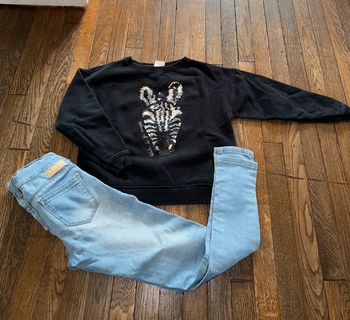 Sweat Zara et jeans okaidi (petite trace au dos)  9 ans