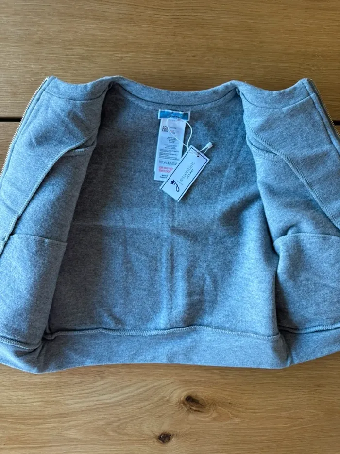 Veste/Cardigan zippée ML gris chiné, rebord plissé NEUVE - Taille 4 Ans - photo numéro 9
