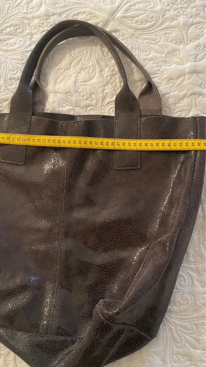 Sac fourre-tout gris légèrement brillant - photo numéro 5