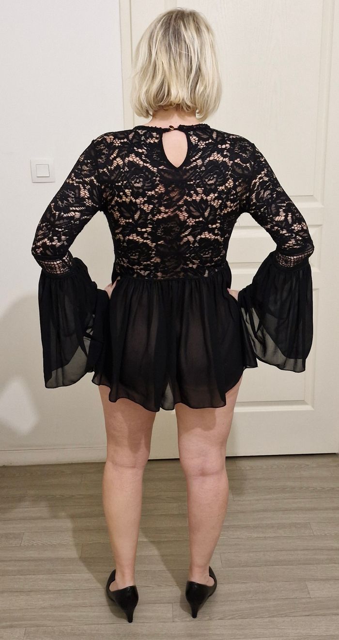 Superbe robe courte originale sexy transparente et dentelle et tulle - photo numéro 3