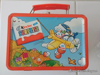 Boite a gouter en metal Kinder Surprise vintage valise coffret