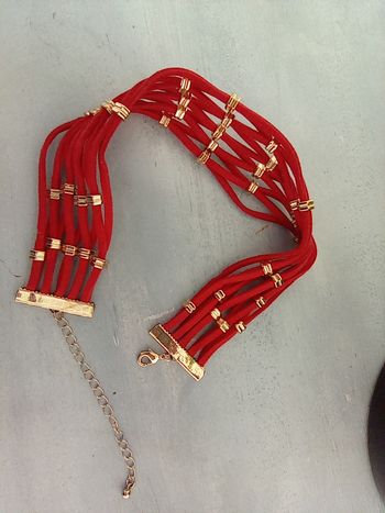 Collier ras du cou rouge et doré