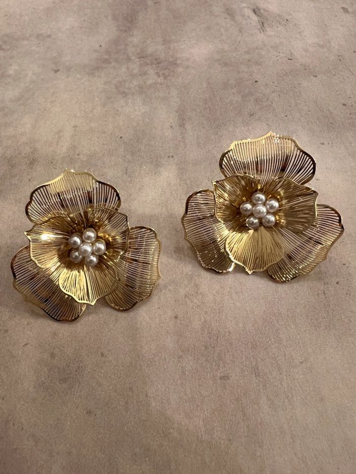 Lot boucles d’oreilles et collier fleurs - photo numéro 5