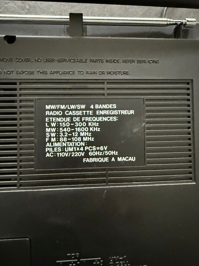 Radio cassette vintage - photo numéro 10