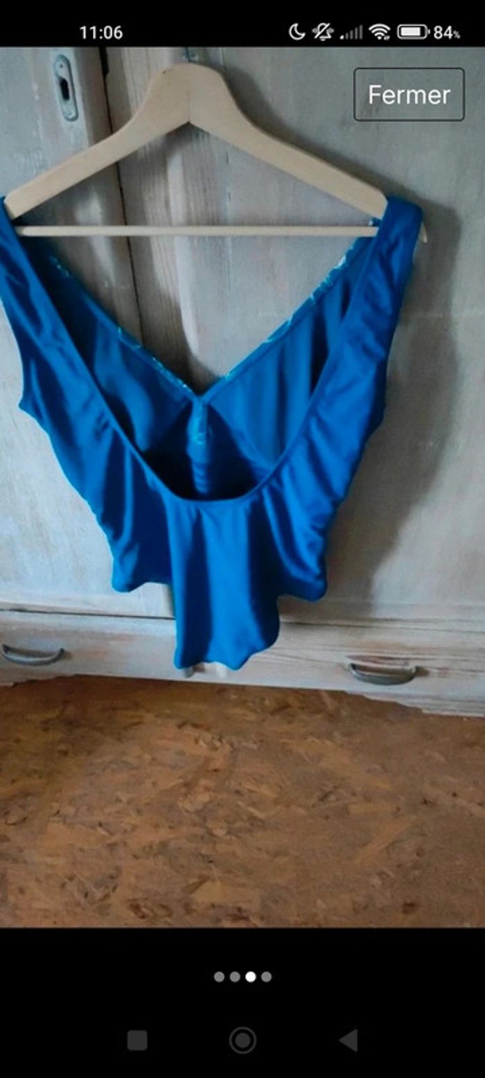 Très beau maillot de bain bleu - photo numéro 4