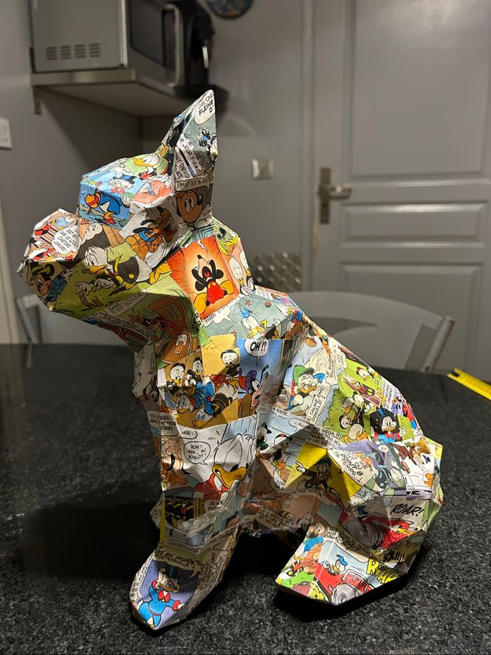 Sculpture, bouledogue assis imprimé Disney Mickey Donald - photo numéro 3
