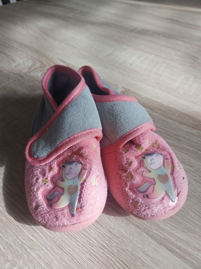 Chaussons roses et gris