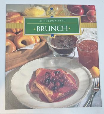"Brunch".
Le cordon bleu. 
64 pages.
ISBN : 3.8290.0609.8