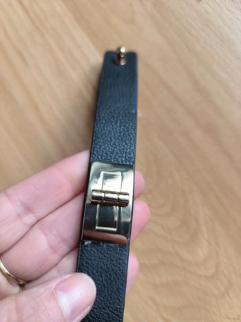 Bracelet noir en similicuir