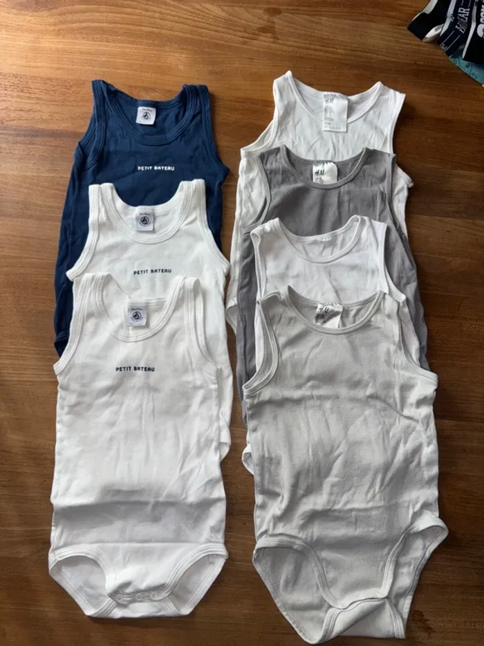 Lot de bodies 2/3 ans petit bateau et H&M