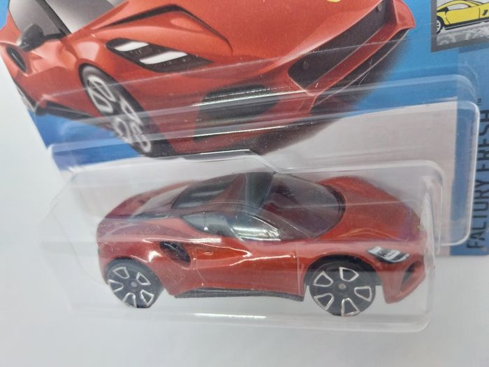 Hot Wheels Lotus Emira 2023 - photo numéro 2