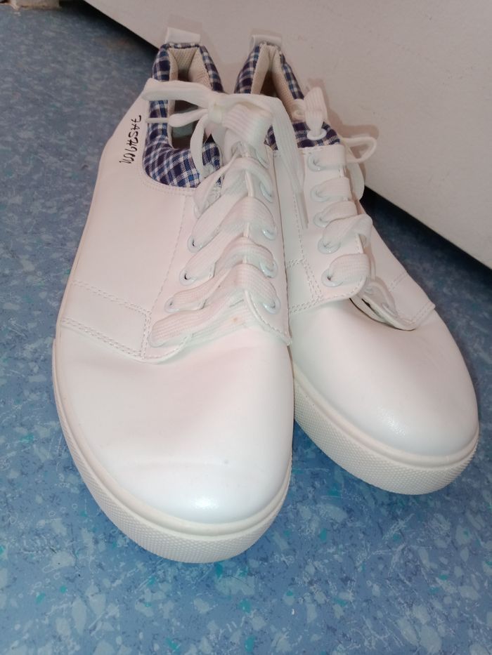 basket basse blanche neuve
pointure 43 - photo numéro 5