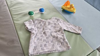 T-shirt manches longues  / taille 3 mois