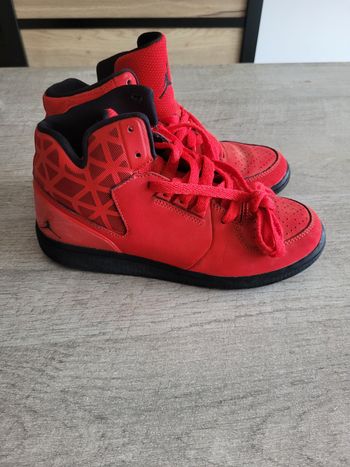 Baskets 37,5 jordan