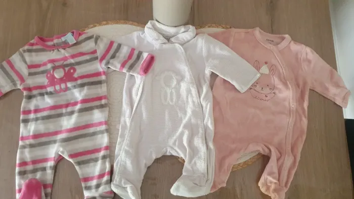 Lot 3 pyjamas bebe fille 1 mois